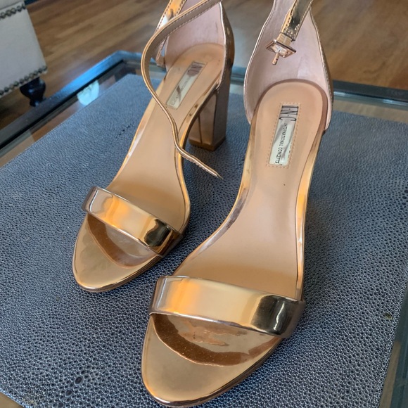 INC International Concepts Shiny Gold Heels - Picture 1 of 6